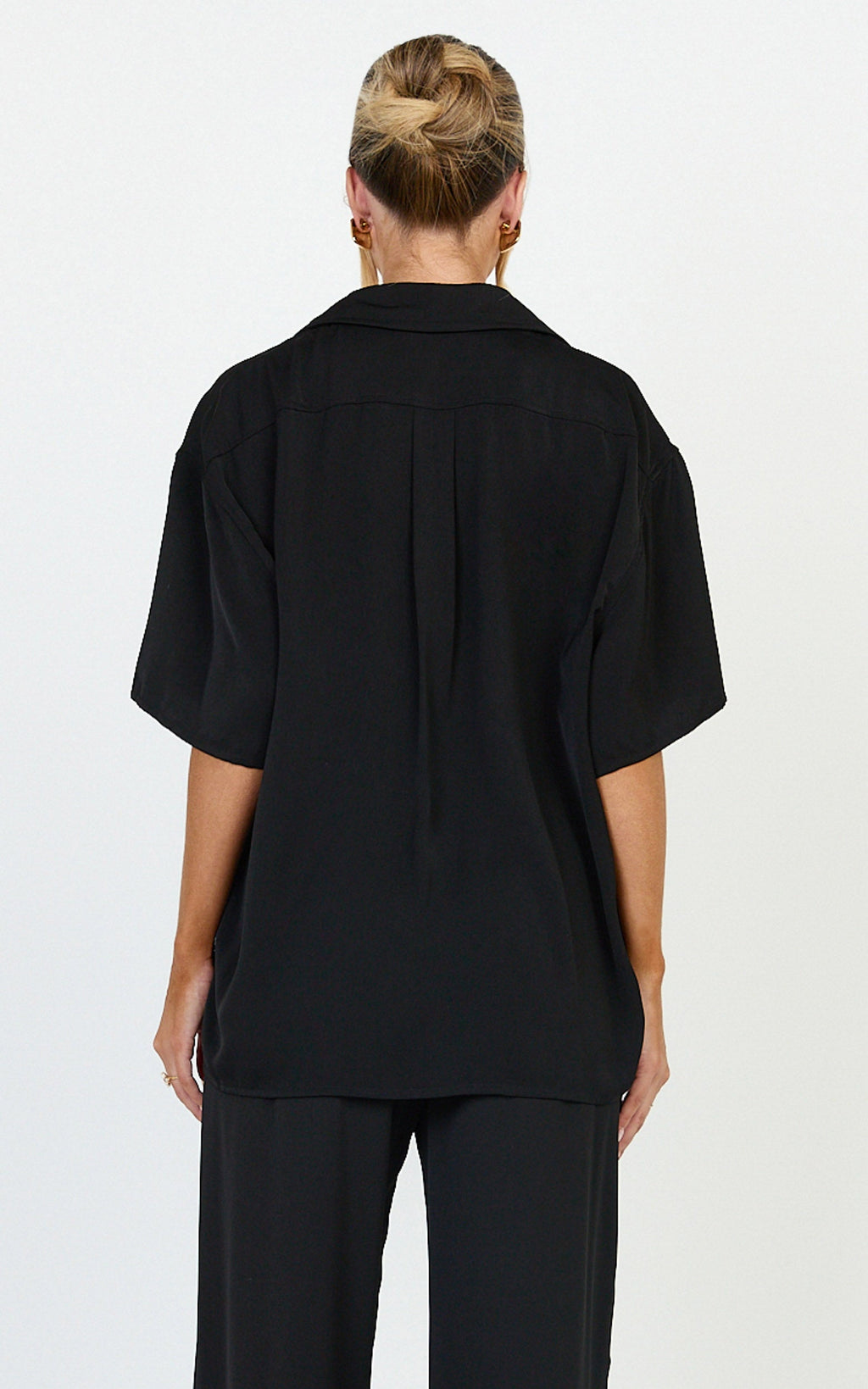 Robyn Shirt - Button Front Short Sleeve Shirt in Black