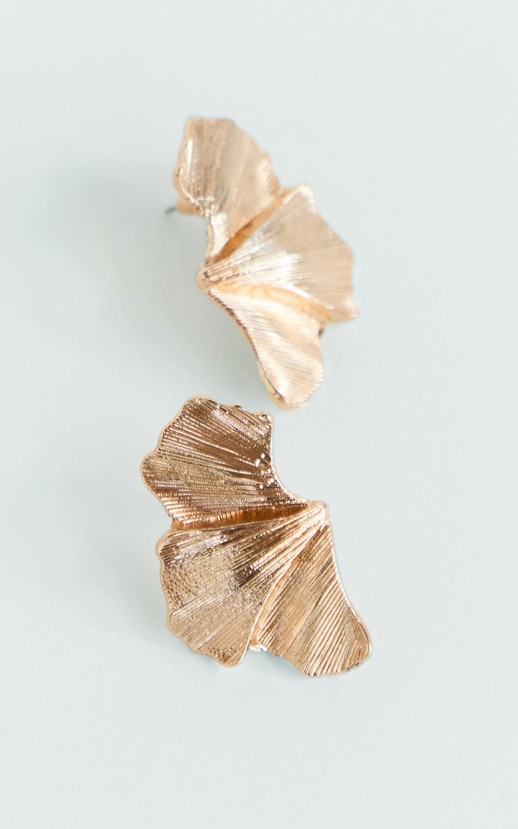 Noa Half Flower Earrings in Gold