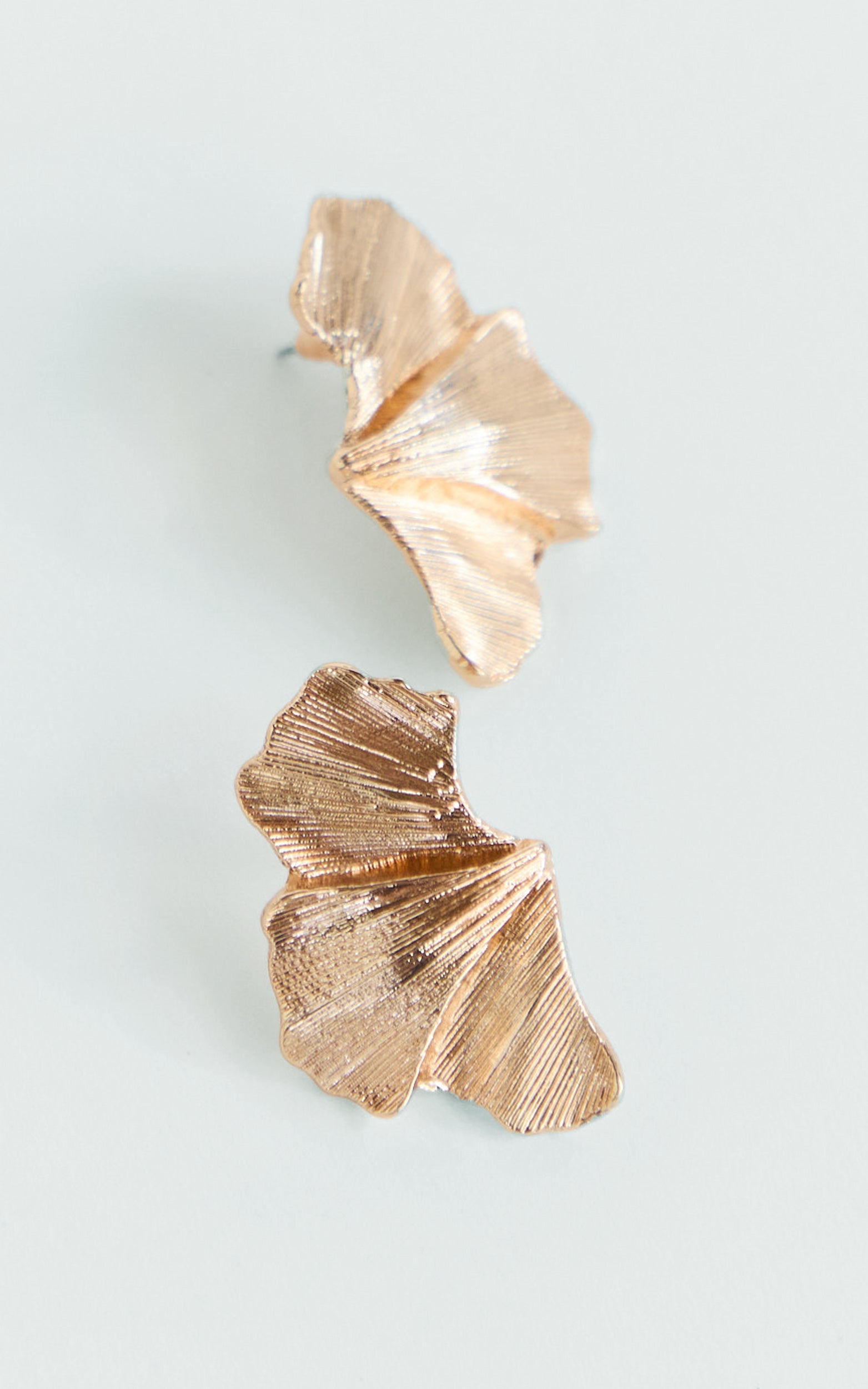 Noa Half Flower Earrings in Gold